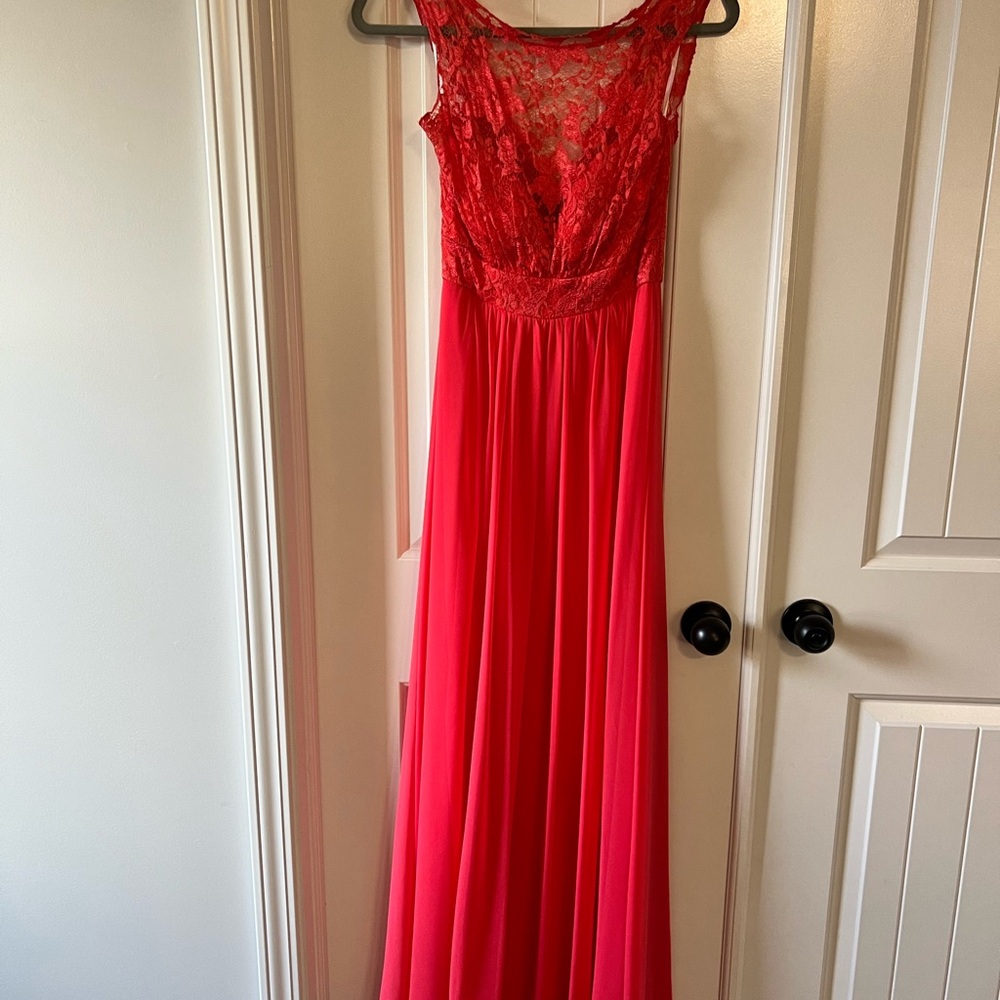 Chic Scarlet Lace Wedding Dress